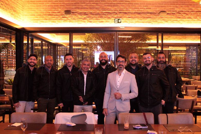 Time da Tecbas reunido no jantar de apresentação do novo site