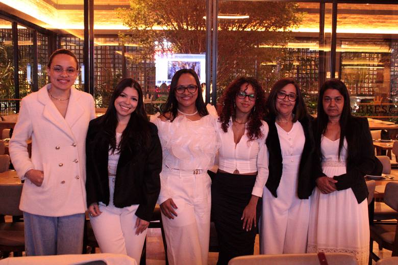 Time da Tecbas reunido no jantar de apresentação do novo site
